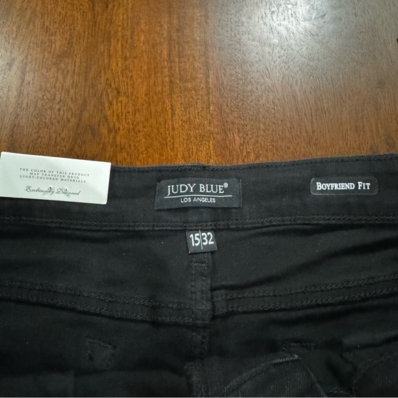 New! Judy Blue Black Distressed Boyfriend Fit Jeans Size 15/32 - Picture 4 of 8